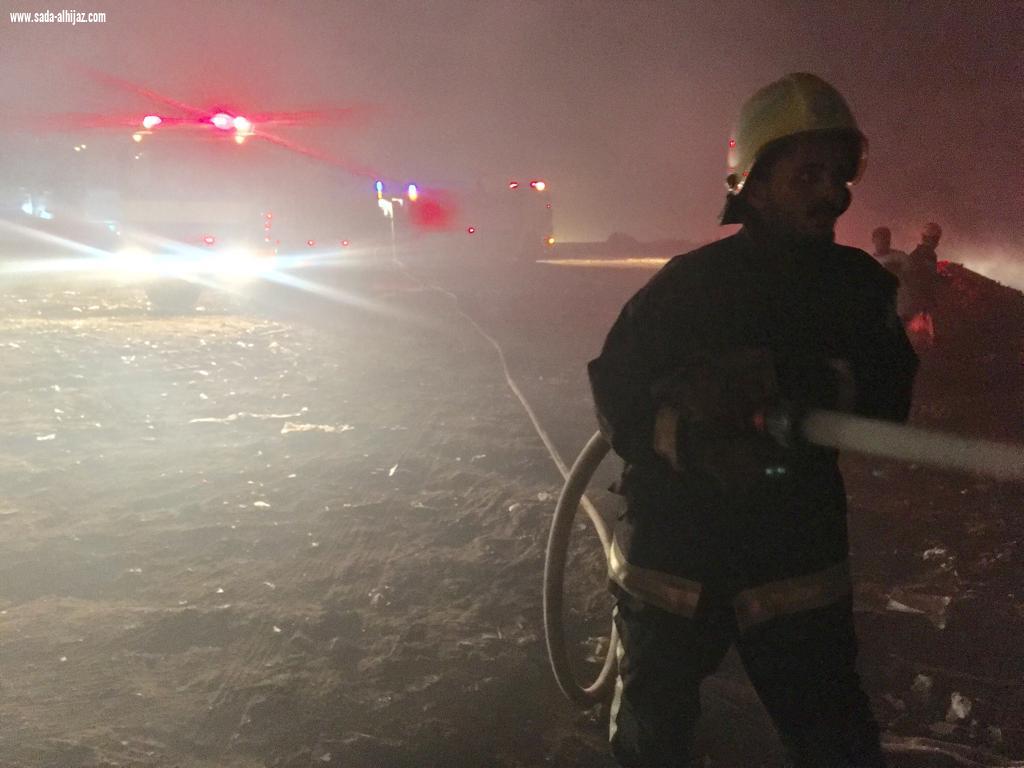 الدفاع المدني يباشر الآن حريق في الظبية 