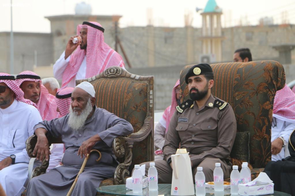 أهالي قامرة يحتفلون باليوم الوطني89 همة حتى القمة