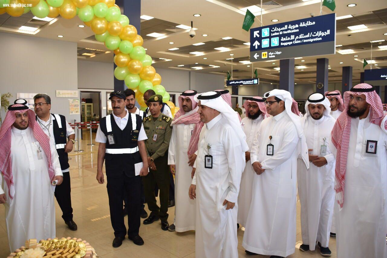 المؤنس يدشن بدء  العمل بمركز المراقبة الصحية بمطار الطائف الدولي
