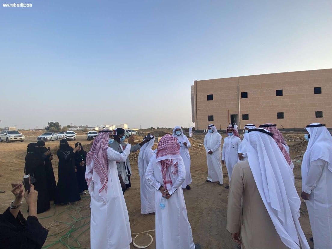 فيما شهدت الزيارة توقيع ثلاثة عقود شراكة مجتمعية فريق الاعلام الجديد بمنطقة جازان يزور جمعية البر الخيرية بأحد المسارحة  