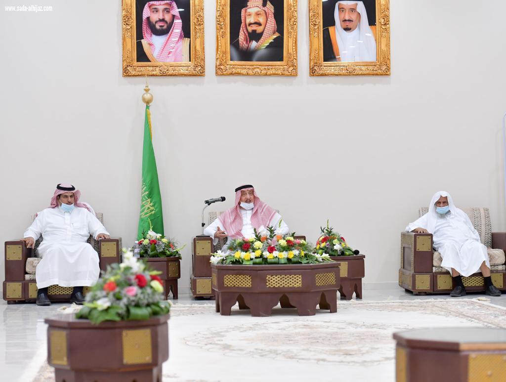 سمو أمير منطقة جازان يلتقي مشايخ وأهالي محافظة العيدابي