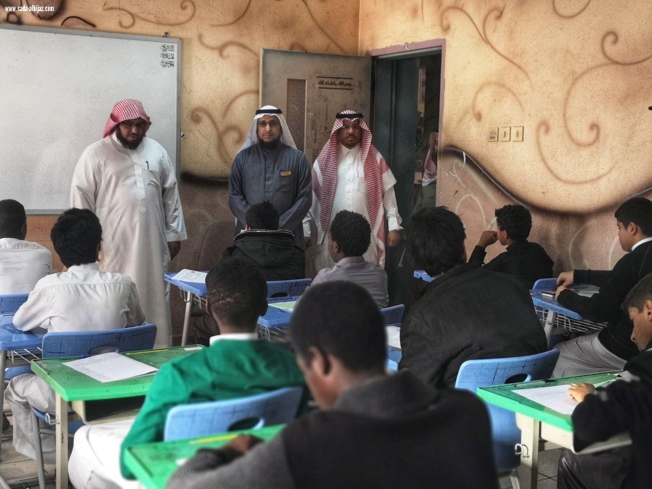 مدير تعليم المدينة المنورة يتفقد مدرسة الشيخ محمد بن إبراهيم 