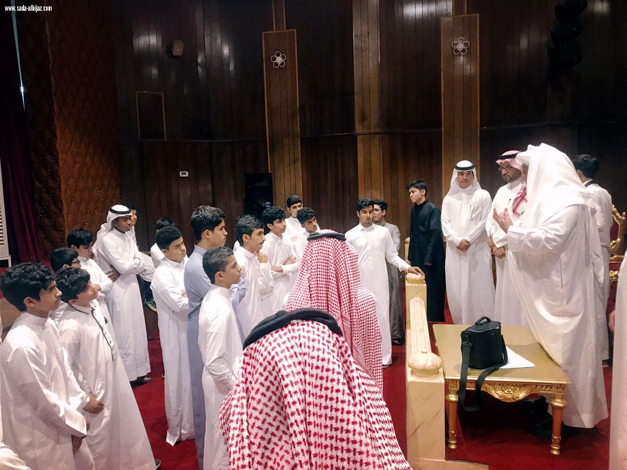 الغامدي يقف على تحضيرات حفل المكتب باليوم الوطني برعاية مدير التعليم