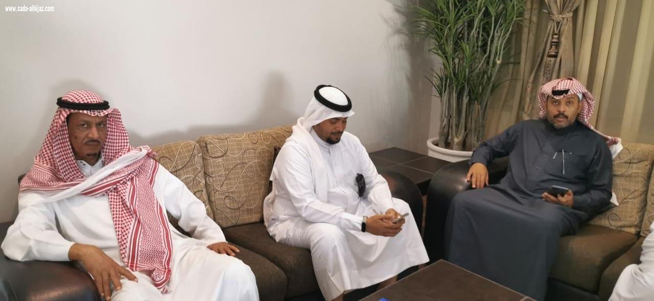 مشايخ وأعيان وابناء محافظة الطوال يستقبلون الدكتور عبدالرحمن ناشب بعد فترة علاجه بالرياض