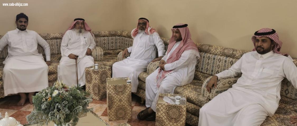 شيخ شمل آل عيسى بني حمد وشيخ الطواهرة آل ناشب يقومون بزيارة شيخ شمل آل مشهور بعد عودته من الرياض