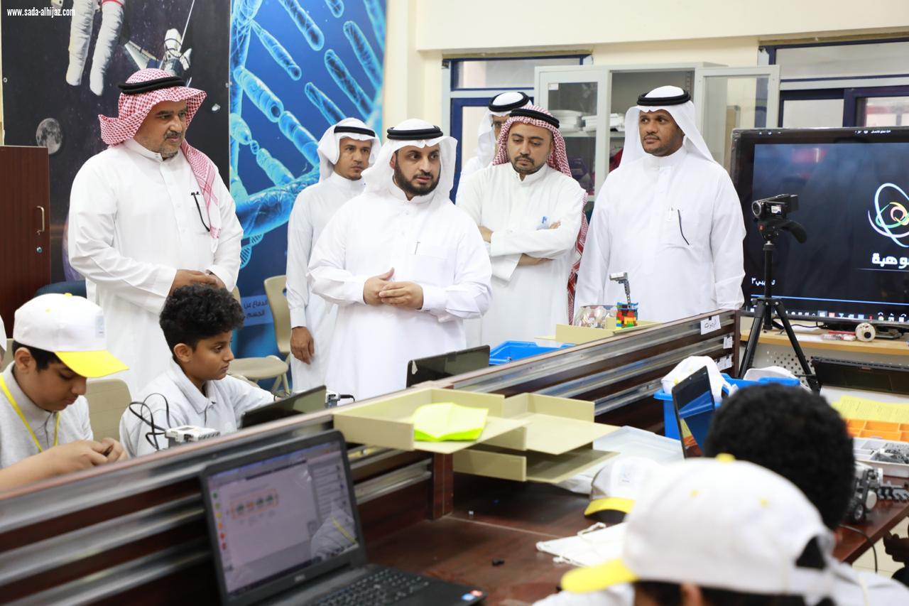 مدير عام الموهوبين بوزارة التعليم يزور برنامج موهبة بتعليم جازان