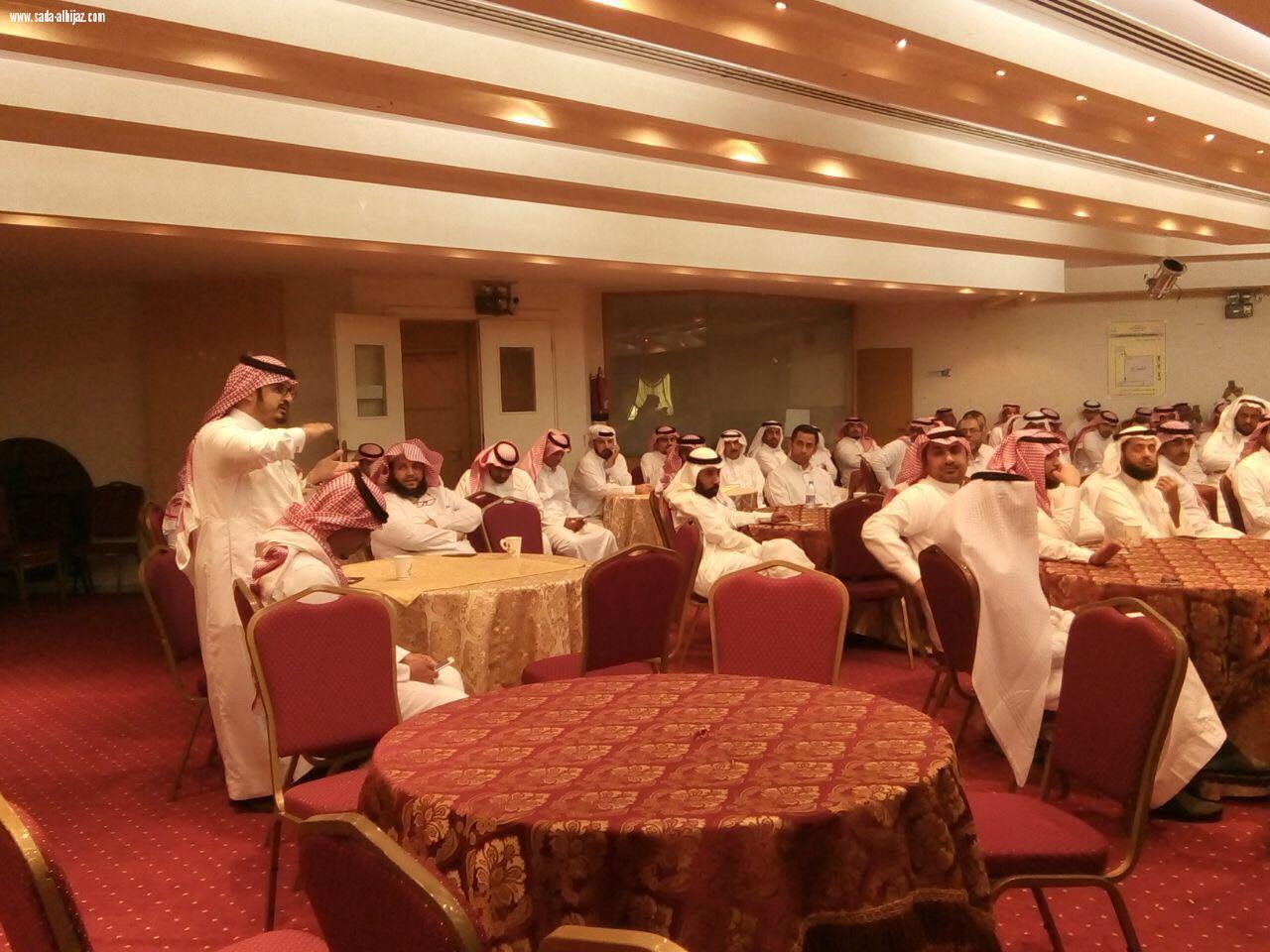 مكتب تعليم النسيم يعزز القيم الوطنية من خلال برنامج 