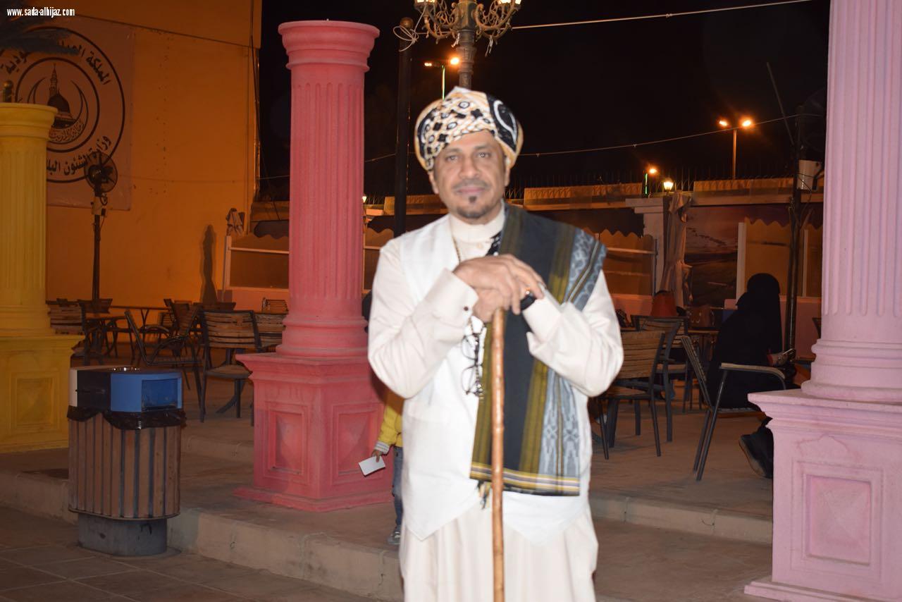 فرقه المدينه ستارز الاستعراضية تجذب جمهور المدينه بالزي الحجازي..