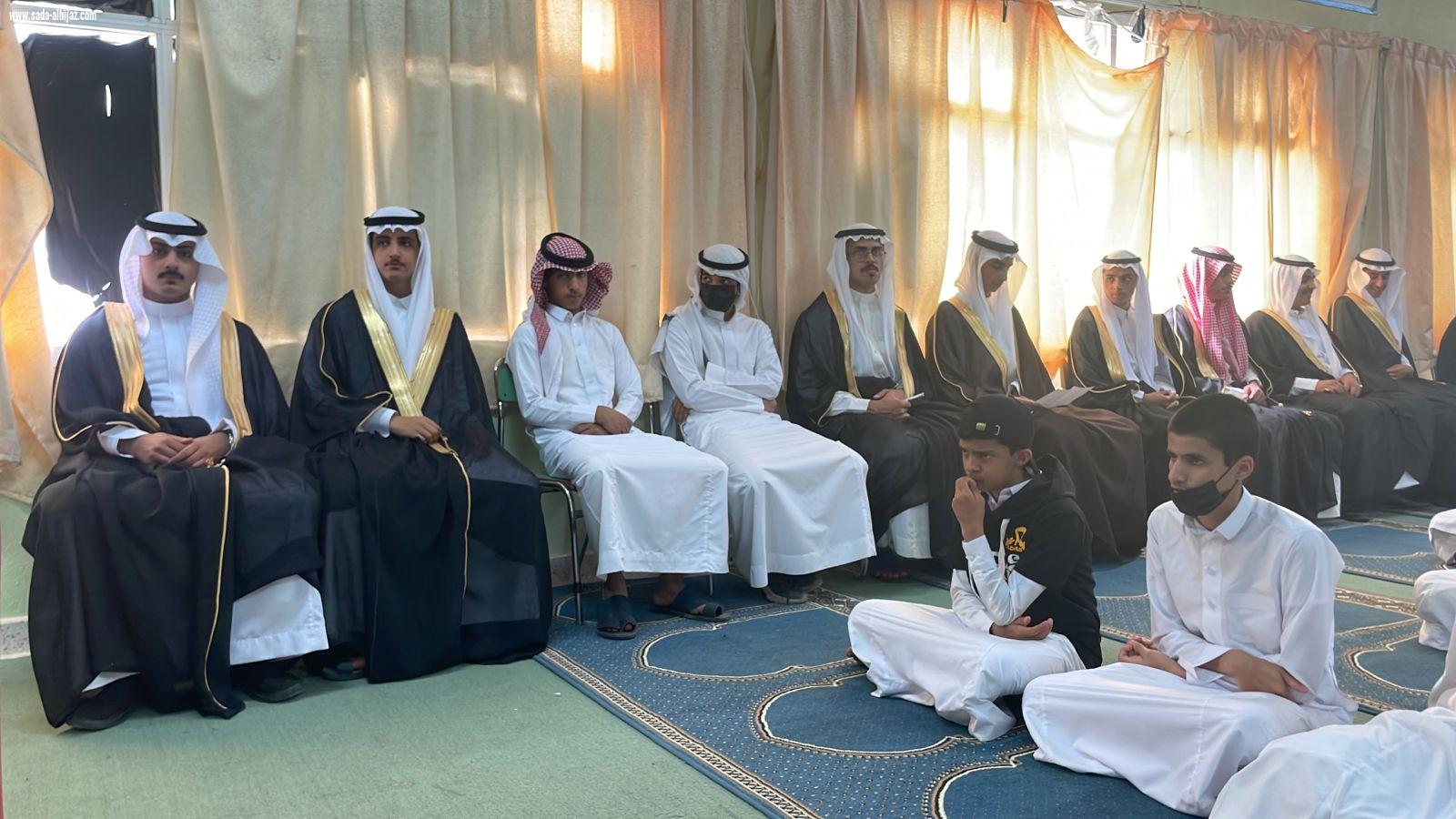 ثانوية بالعلاء بالباحة تحتفل بخريحي طلاب الثالث ثانوي والمشاركين في مجالات النشاط المدرسي