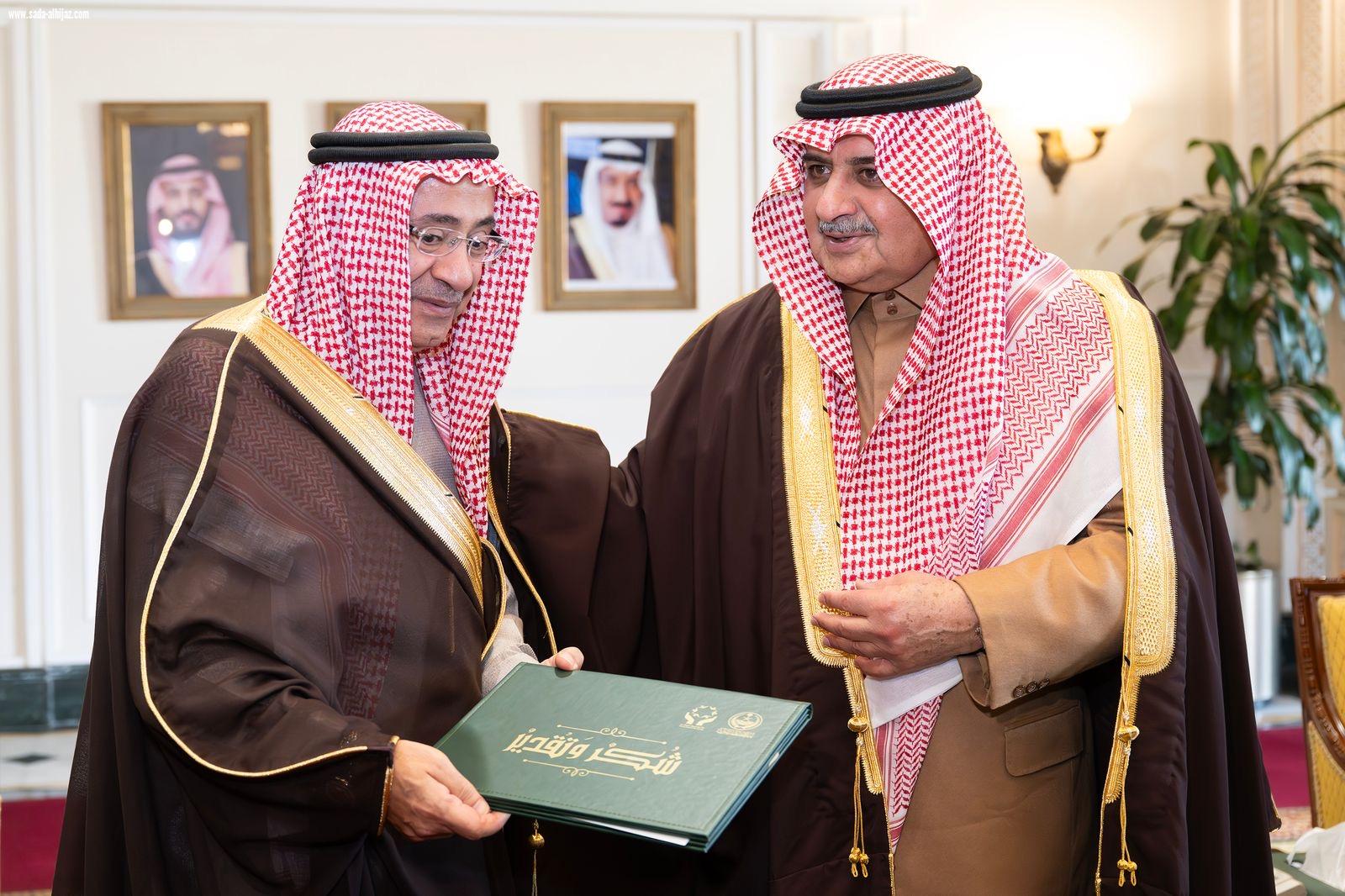 أمير منطقة تبوك يرعى حفل يوم البر السنوي ويكرم الجمعيات الفائزة بجائزة تبوك للعطاء