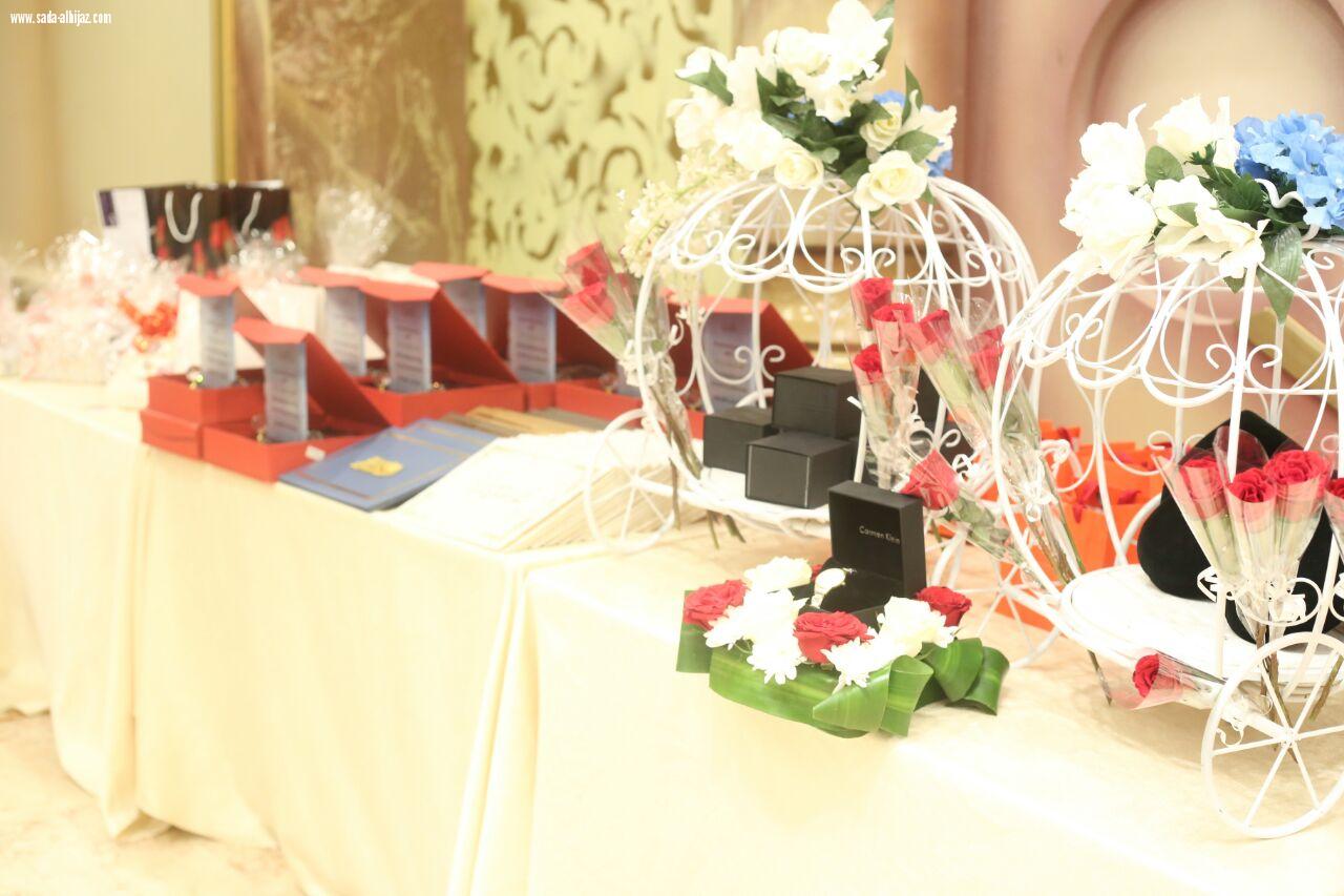 اختتام بازار الدانه الأول أشبه بعرس عروستة فاطمه باقرين   اسعد الجميع مشتركات وتاجرات واعلاميات وزائرات