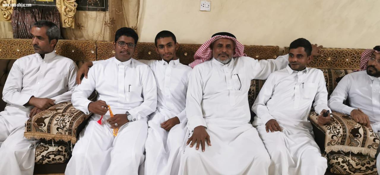 يحيى العوجري يحتفل بتخرج نجله  علي  من مدرسة سلاح المدفعية بخميس مشيط 