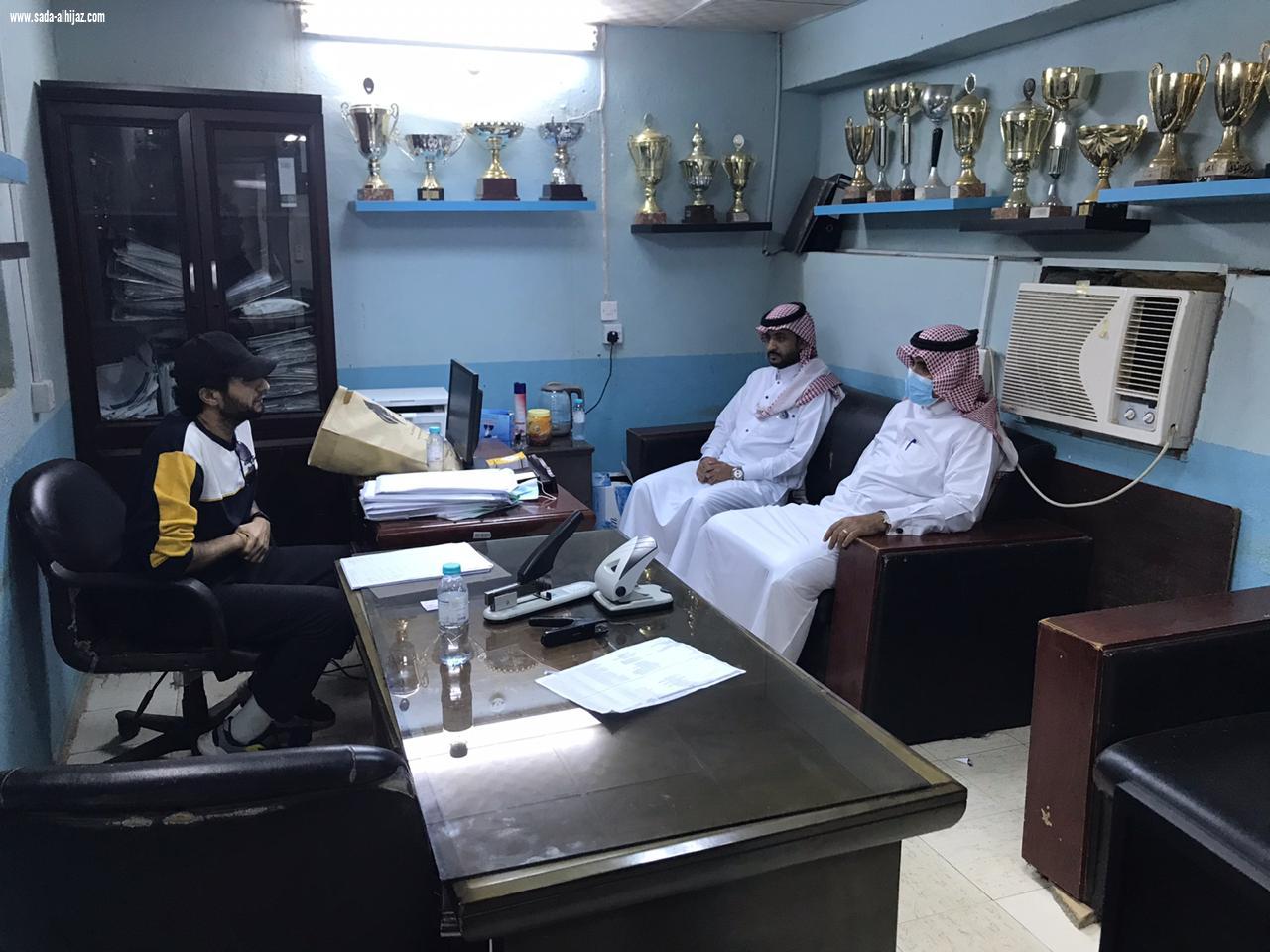 أبناء محافظة أبو عريش يقفون جنبا إلى جنب مع نادي اليرموك