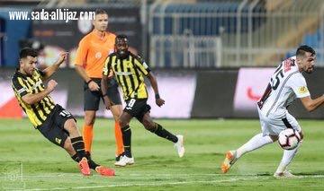 الهلال ينتصر بصعوبة والإتحاد يواصل سقوطه