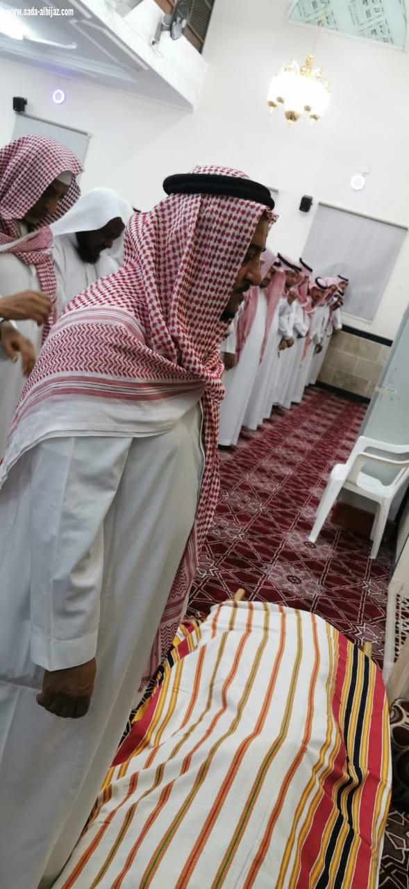 جموع غفيرة تشيع جثمان الشيخ محمد بن احمد ناشب 