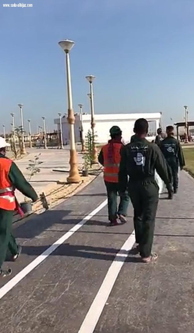 بلدية الخبر تزين مدينتها بالاشجار والورود 