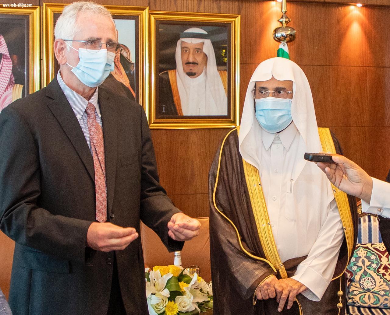 في تصريح له عقب لقائه وزير الشؤون الإسلامية أثنى بجهود المملكة في التصدي للكراهية