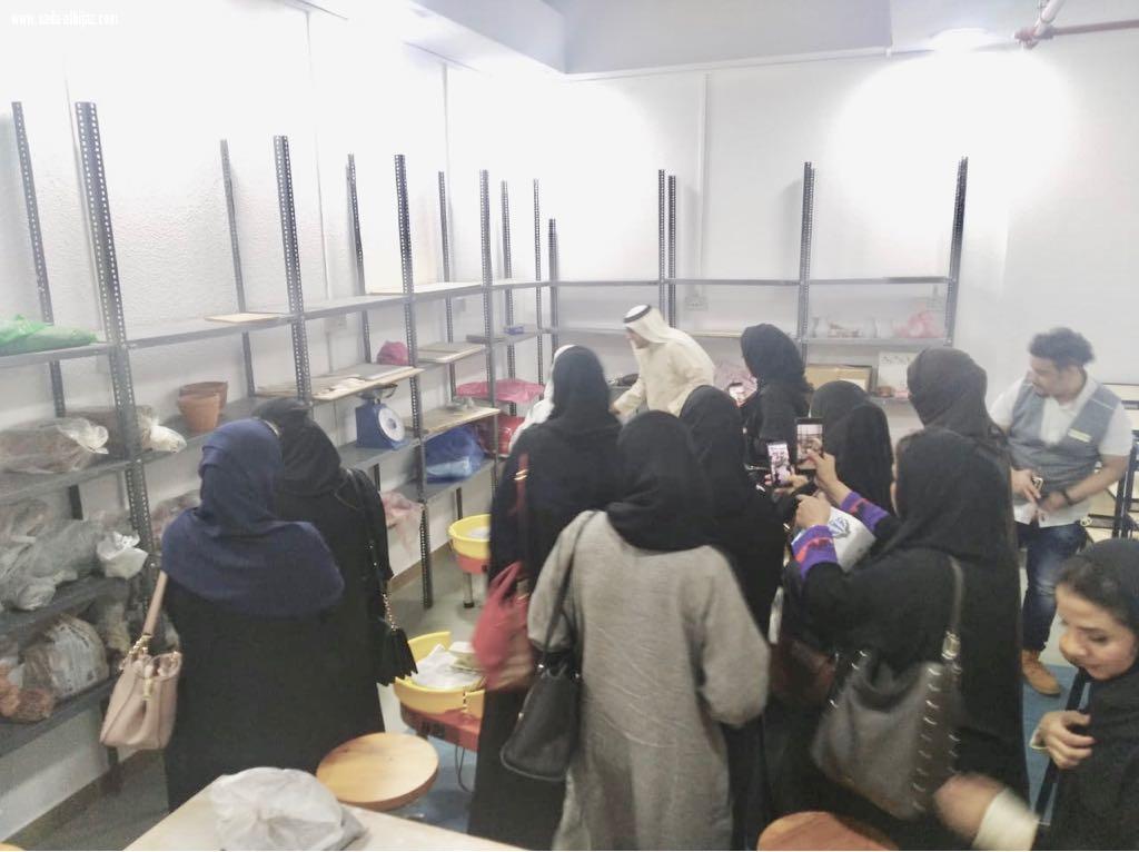 زيارة مجموعة من الحرفيين أعضاء نادي رواد الإنجاز لـ حرفية سعودية
