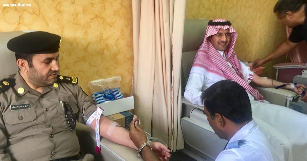 وكيل محافظة خميس مشيط يفتتح مبادرة لحمة وطنية بدماء سعودية  نيابة عن المحافظ