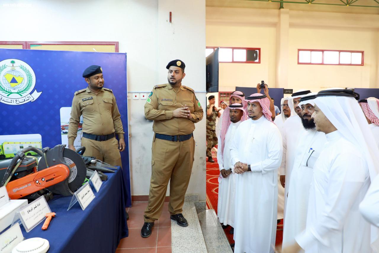 تحت شعار حدد مسارك وبمشاركة 20 جهة حكومية وخاصة مدير تعليم جازان يدشن المعرض المهني الأول في ثانوية السنوسي