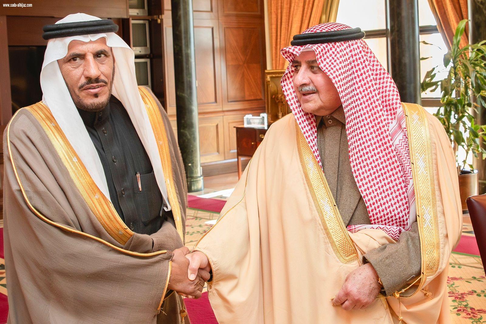 أمير تبوك يستقبل المواطن مطير الضيوفي الذي تنازل عن قاتل ابنه لوجه الله تعالى  