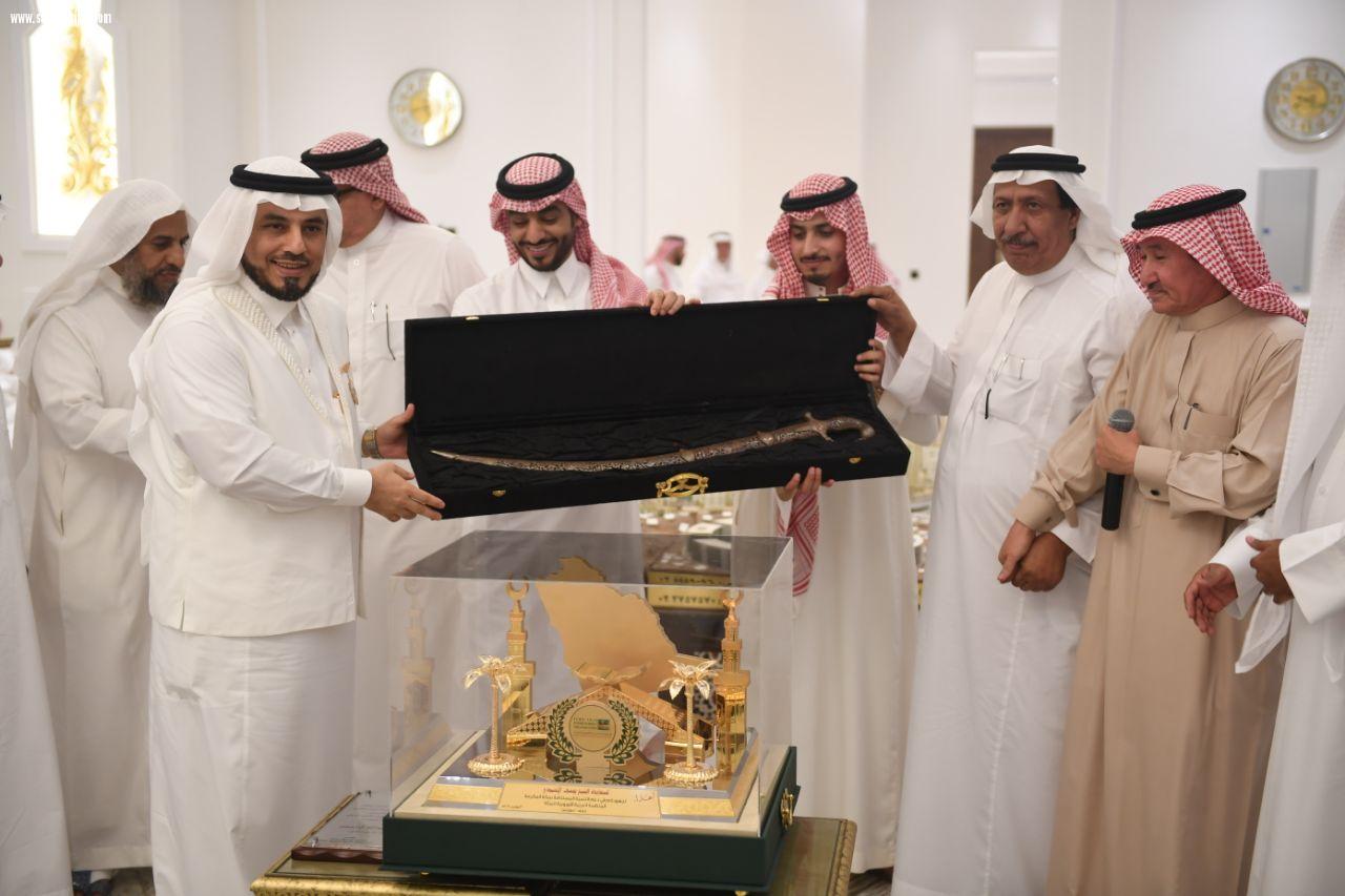الأحمدي ورجال أعمال مكة المكرمة يكرمون الشريف محمد الراجحي
