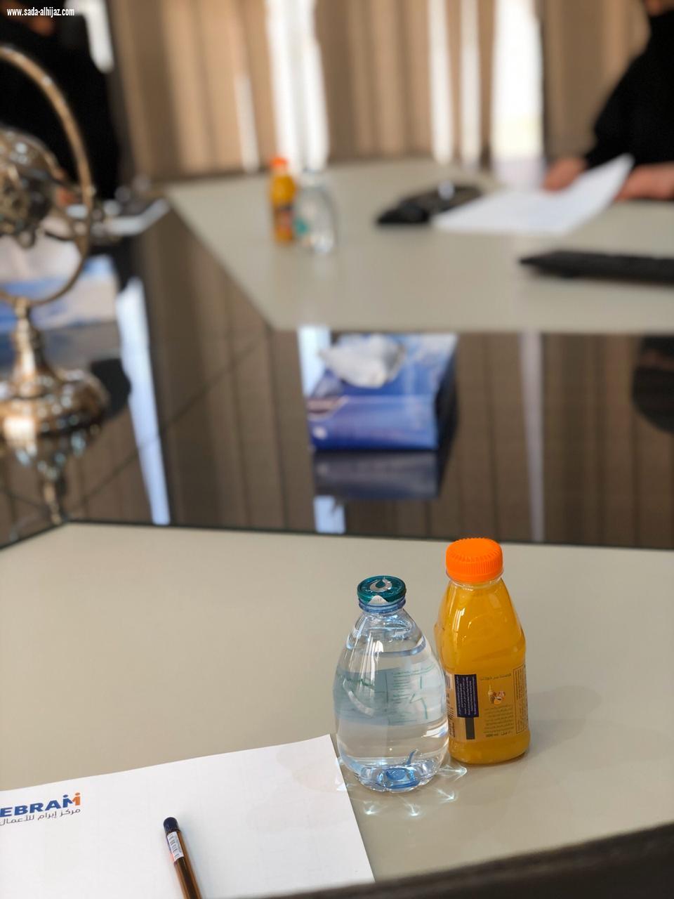 شبكة نادي الصحافة السعودي تكرم الفائزة روان الحجوري بجائزة أفضل مقال لليوم الوطني التاسع والثمانين