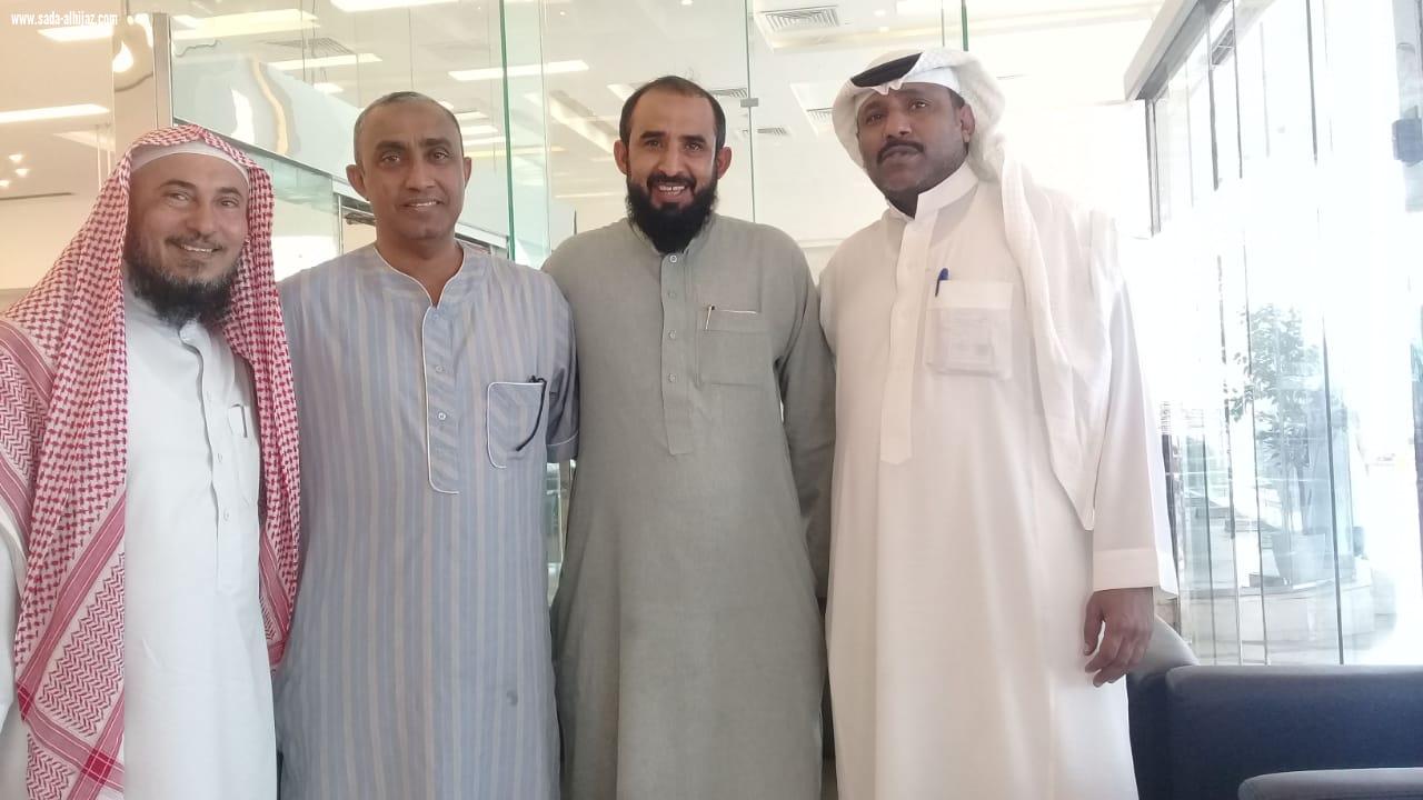 رئيس التنمية الاجتماعية بمحافظة الطوال يزور الظافري بمستشفى الملك فهد بجدة