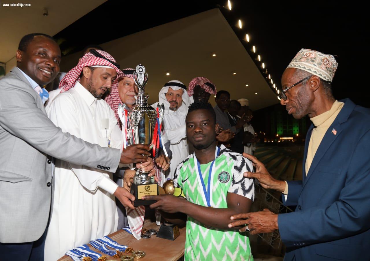 منتخب أبناء الوطن يفوز ببطولة الصداقة للجاليات المقيمة بالمملكة