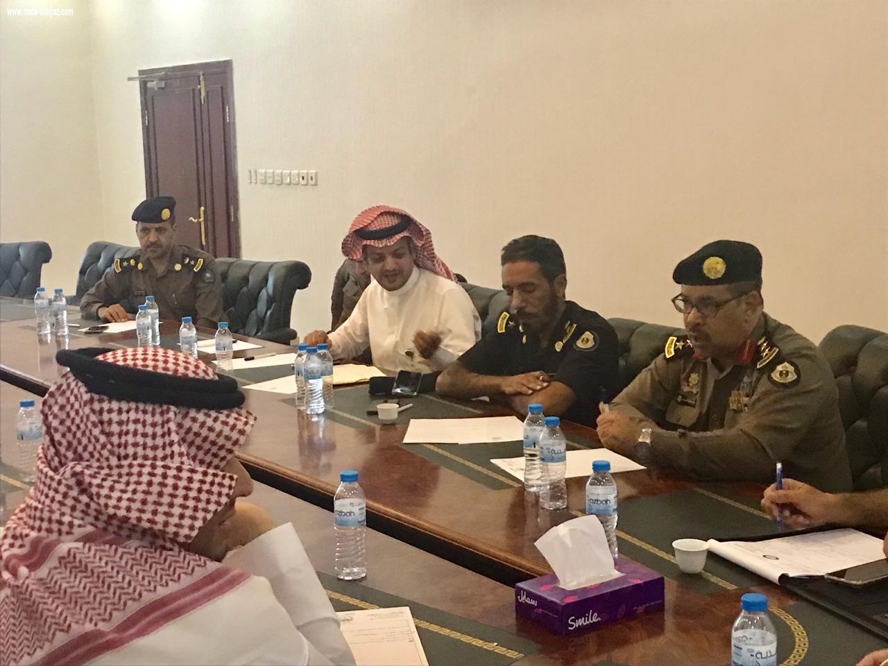 اجتماع محافظ العلا المكلف بالهيئة الملكية والأجهزة الأمنية استعدادا لشتاء طنطورة2