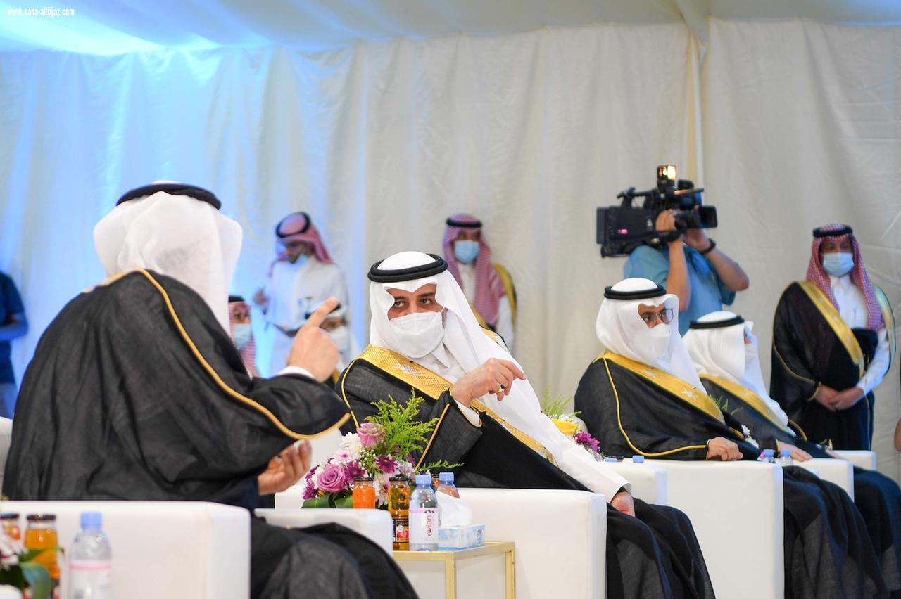أمير منطقة تبوك يدشّن ويتفقد عدداً من المشروعات التنموية بمحافظة حقل