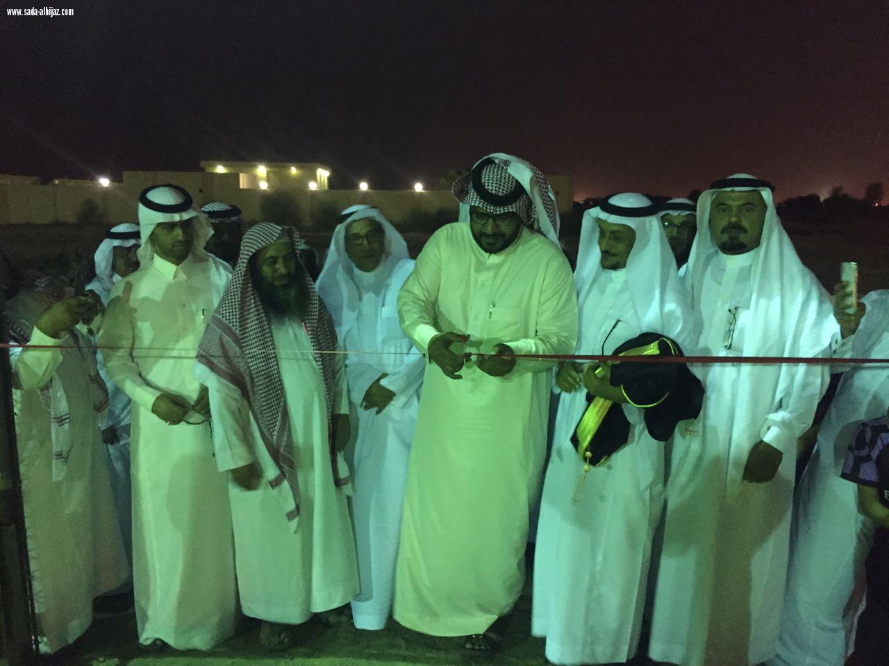 بالصور الظافري يفتتح ملعب الأسطورة بالبديع والقرفي ويحظى تكريم خاص