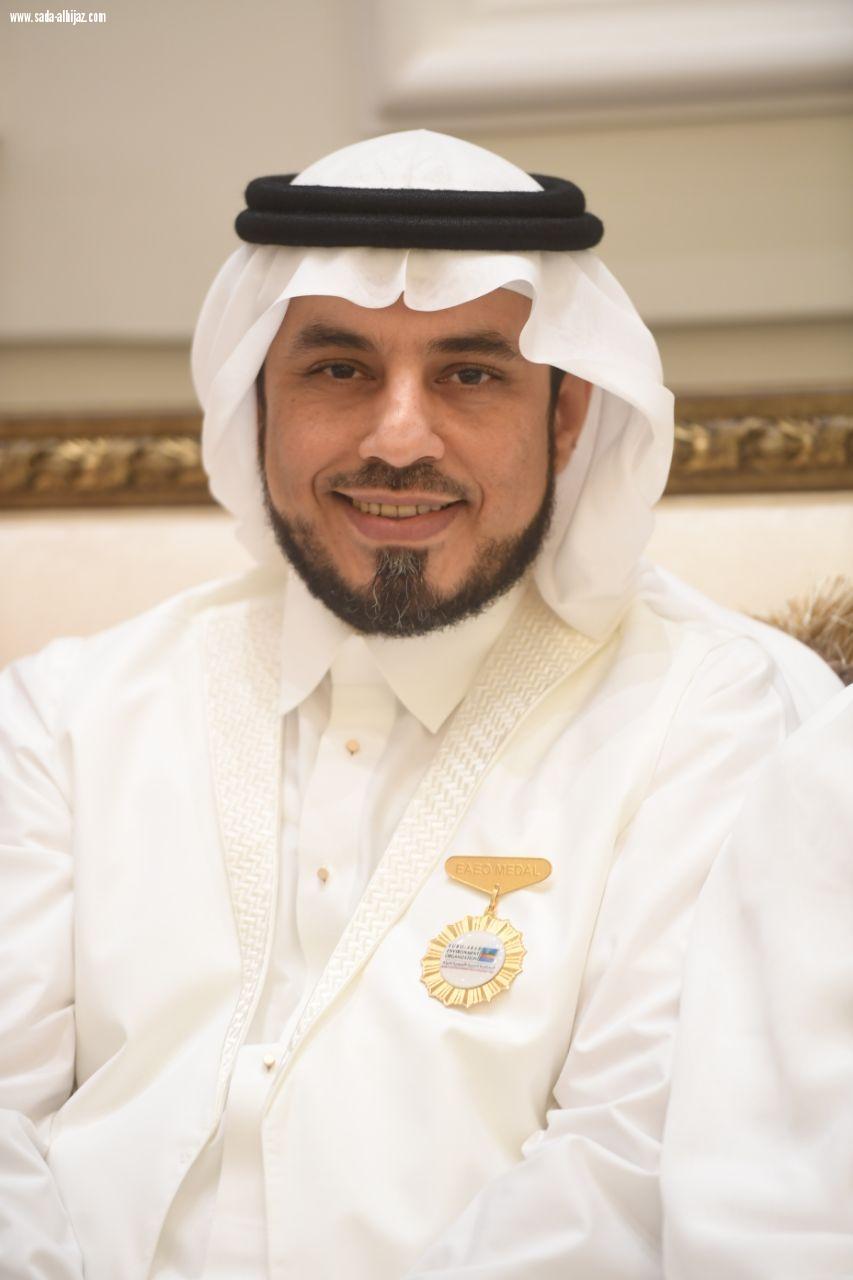 الأحمدي ورجال أعمال مكة المكرمة يكرمون الشريف محمد الراجحي