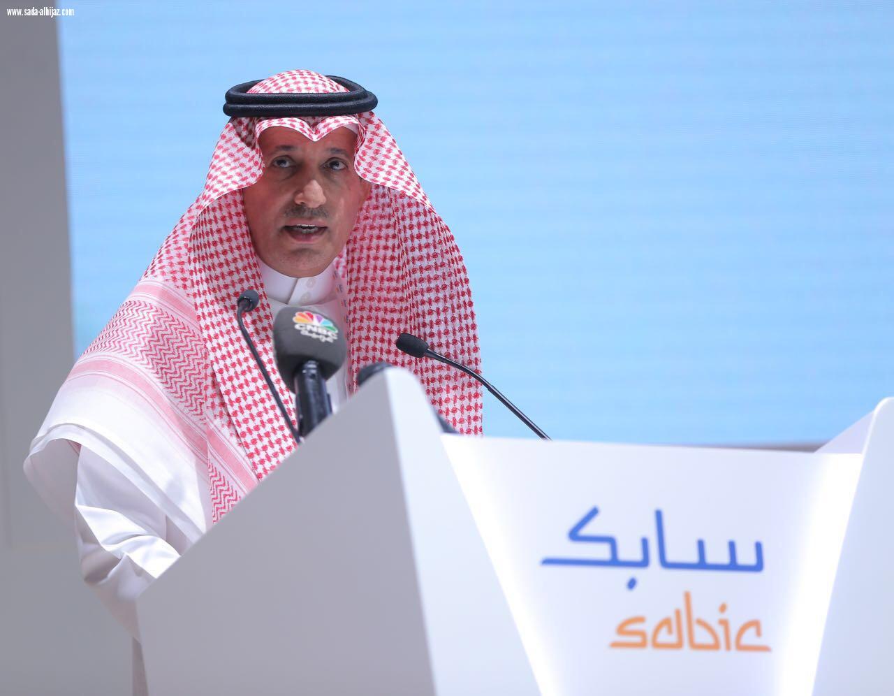د الغفيص متحدثا في منتدى سابك الأول للموارد البشرية حكومة خادم الحرمين اولت اهمية بالغة لتنمية الموارد البشرية  وهي محور التنمية في كل المجتمع 