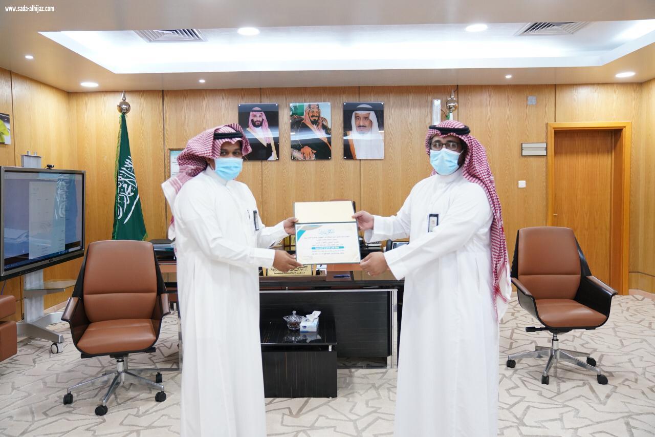 مدير تعليم صبيا يكرم مشرفي ومشرفات التطوير المهني بالإدارة ومكاتب التعليم، ويدشن حملة تطعيم الإنفلونزا الموسمية لمنسوبي تعليم صبيا.