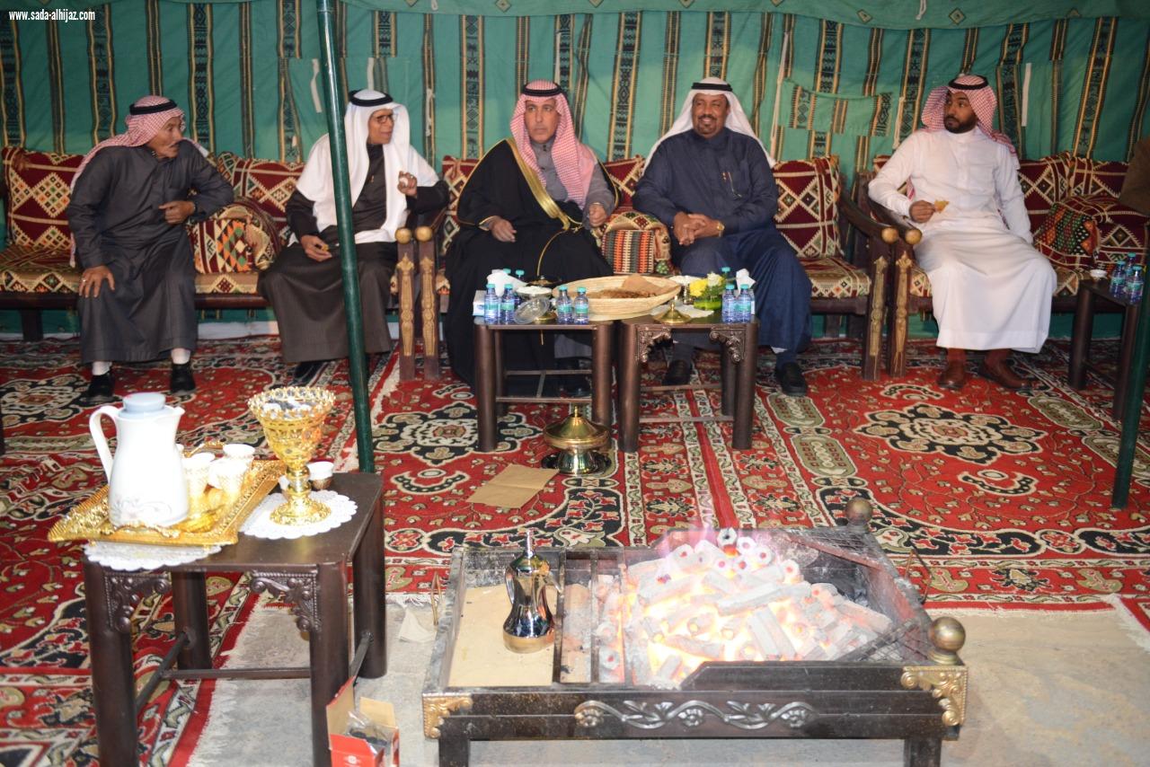 محافظ العلا يفتتح فعاليات أندية مدارس الحي لمهرجان الفوانيس ومهرجان الطفولة والمرح 