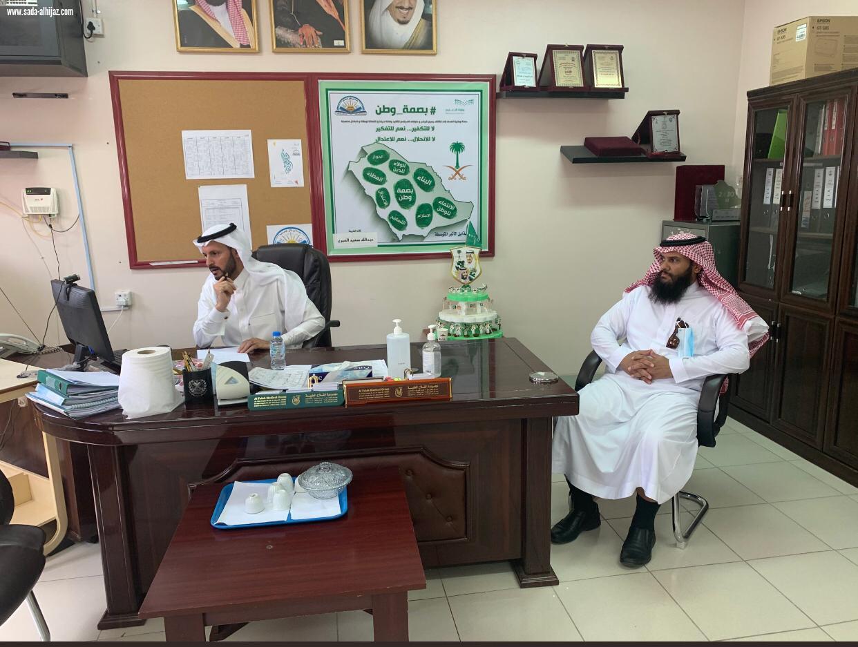 عبر برنامج التيمز  مدرسة  أبن الأثير المتوسطة  تعقد مجلس الأباء