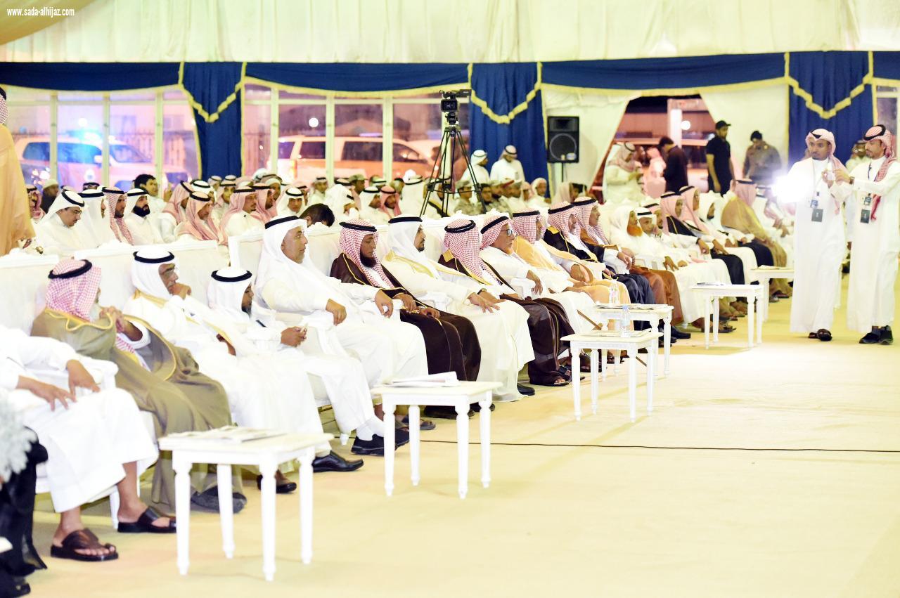 أمير منطقة جازان يلتقي مشايخ وأهالي فرسان 