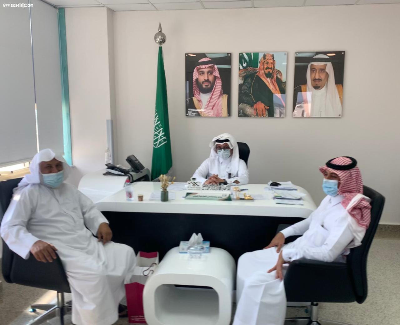 مدير مستشفى العارضه العام يستقبل مدير فرع وزارة المياه ورئيس مجلس ادارة جمعية البرالخيرية بالعارضة