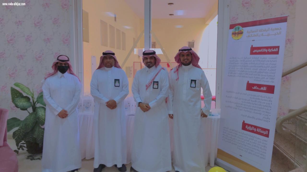 البنك الاهلي التجاري بالتعاون مع جمعية اليقظة النسائية الخيرية يقدمان كسوة العيد للأيتام بالطائف  وشكر مقدم من إدارة شبكة نادي الصحافة السعودية للجمعية