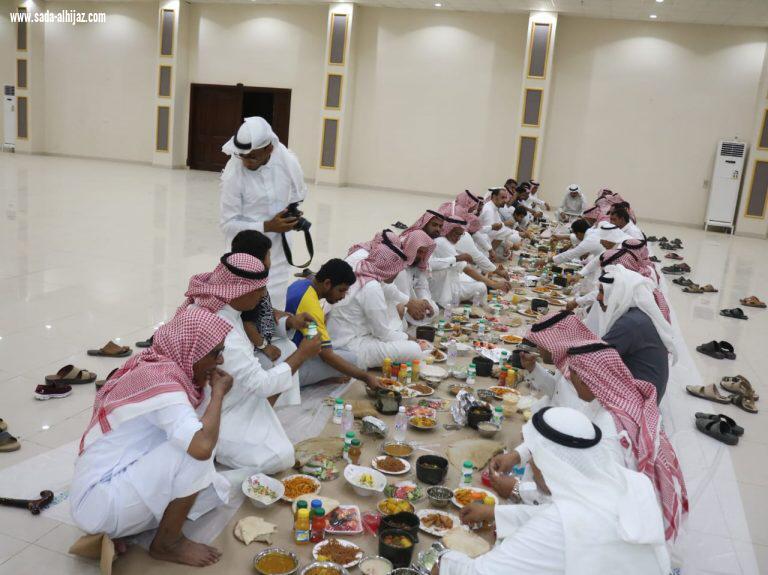 لجنة التنمية الاجتماعية بمحافظة الطوال تقيم إفطاراً جماعياً بقاعة التوباز بالمحافظة