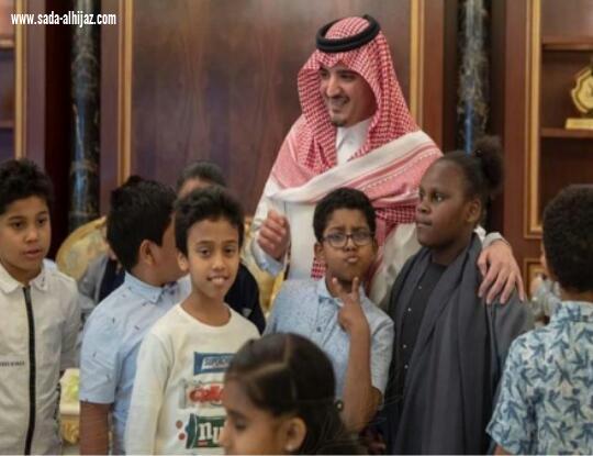 بعد الفيديو المتداول  وزير الداخلية يلتقي أبناء وبنات الشهداء المشاركين في سباق الوفاء الخامس