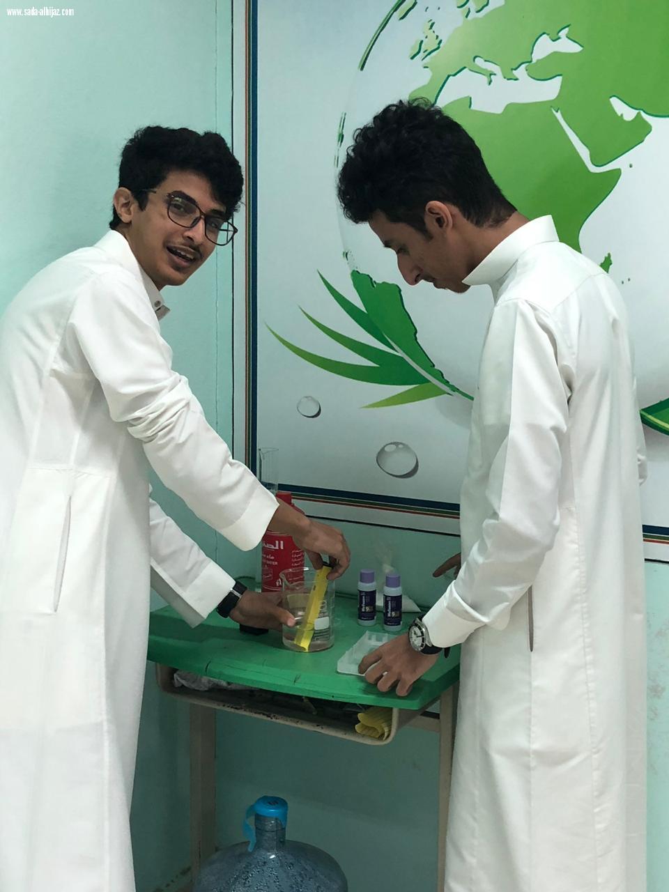 طلاب ثانوية حمزة يحصدون تسعة أوسمة شرف عالمية برنامج جلوب