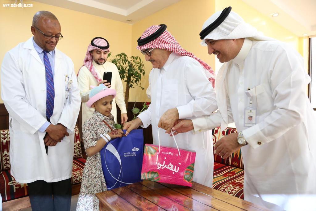 جمعية السرطان بالشرقية تعايد مرضى التخصصي