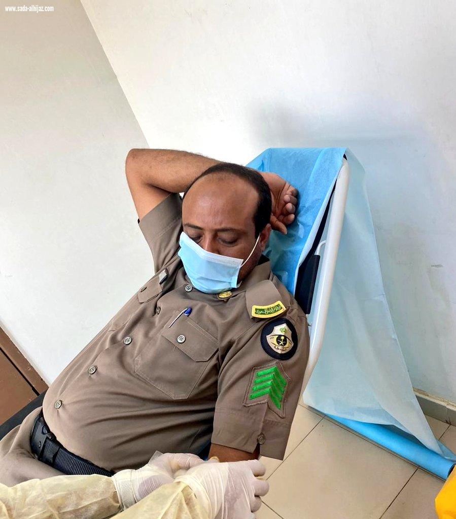 بالتعاون مع مختبر مستشفى المحافظة  شرطة صامطة تنظم حملة تبرع بالدم لمنسوبيها