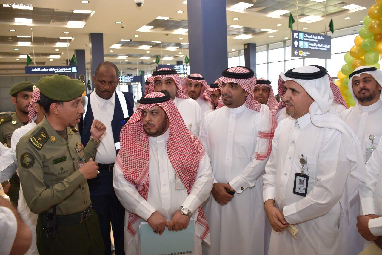المؤنس يدشن بدء  العمل بمركز المراقبة الصحية بمطار الطائف الدولي