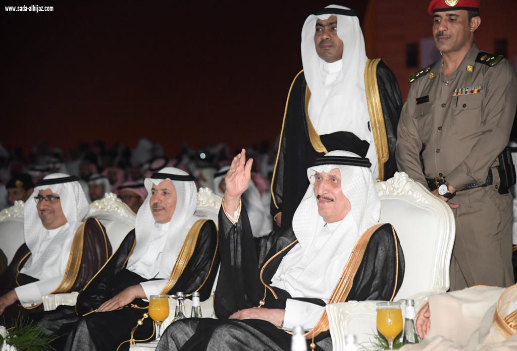 أمير منطقة جازان يرعى حفل تخريج الدفعة الـ 14 من طلاب وطالبات جامعة جازان