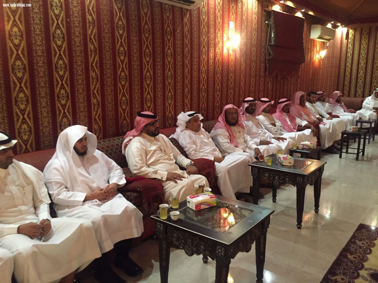 بالصور الظافري يفتتح ملعب الأسطورة بالبديع والقرفي ويحظى تكريم خاص