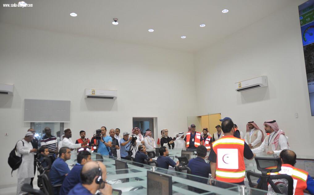 وفد إعلامي دولي يطلع على الخدمات الإسعافية التي يقدمها الهلال الأحمر للحجاج في العاصمة المقدسة