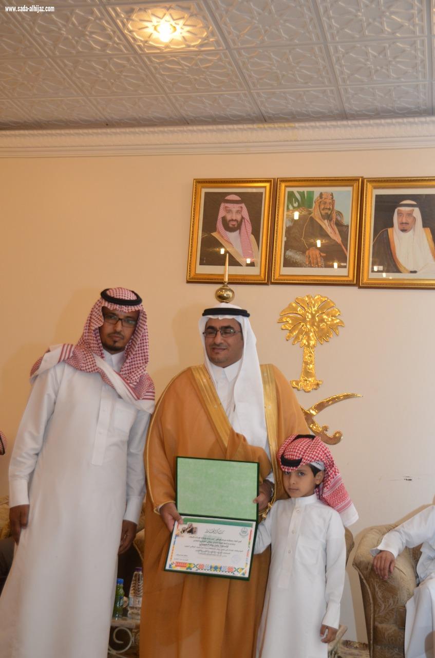 محافظ العلا المكلف،يكرم الجهات والأفراد المشاركين بفعاليات اليوم الوطني